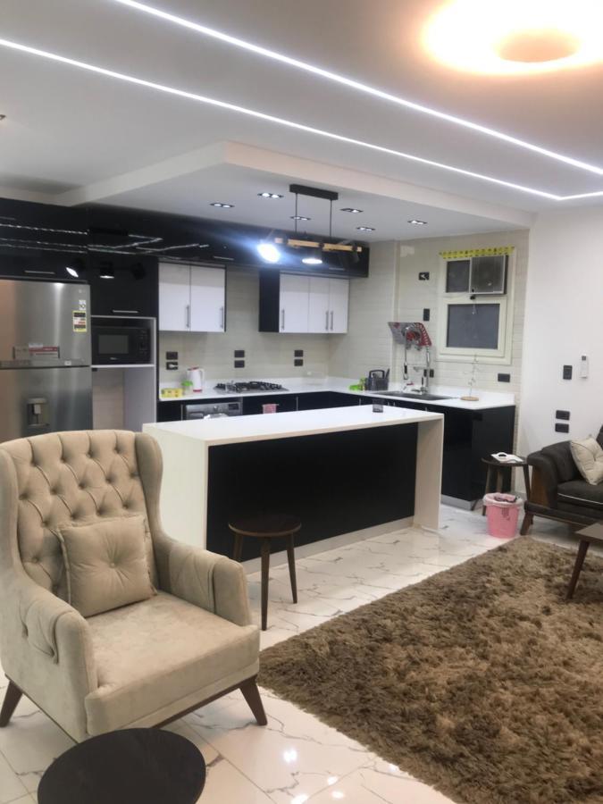 Apartment بغرفتين قرب مول مصر وميدان جهينة Families Only *