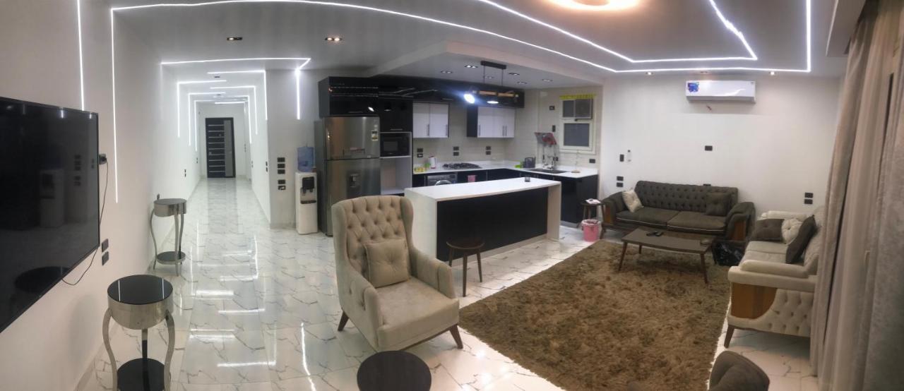 بغرفتين قرب مول مصر وميدان جهينة Families Only *